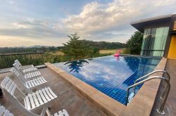 บ้านรับตะวัน พูลวิลล่า