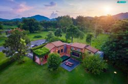 Her Glory Vacation Villa