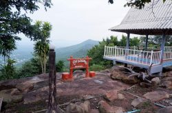 ภูผาม่านหมอก โฮมสเตย์ เขายายเที่ยง